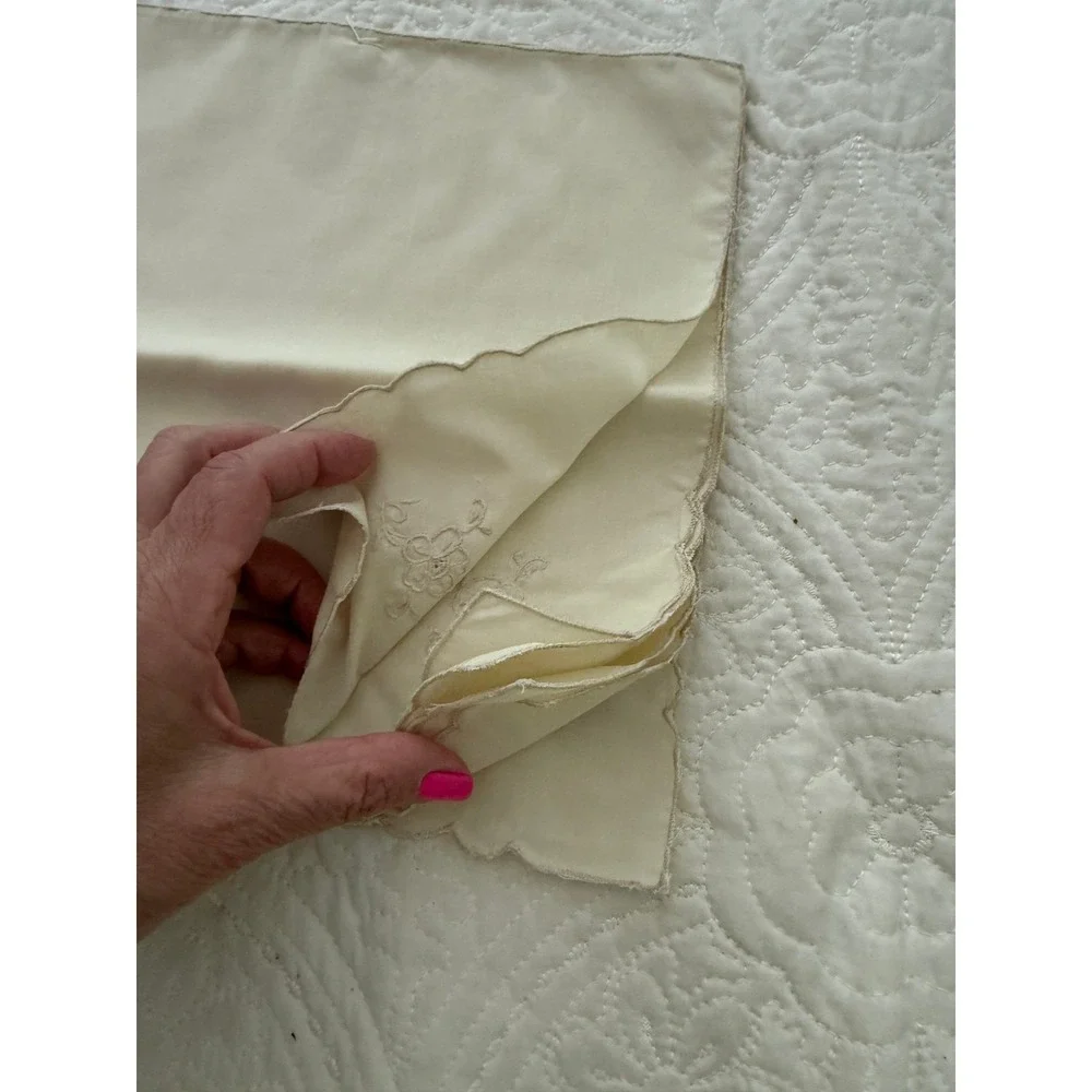 Napkins Cream Vintage Embroidered Linen Lot 6  cottagecore grandma‎ core